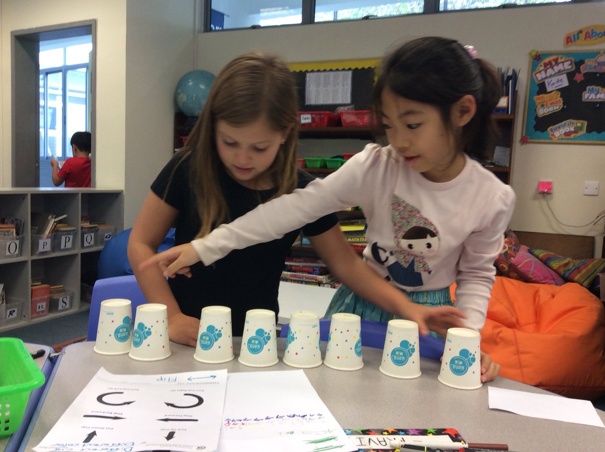 krobbins84's tweet image. My Robotic Friends for #hourofcode #weekofcode helps G3 go unplugged! #aisgz