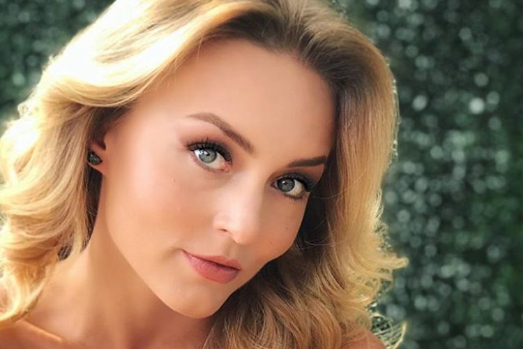 Aquí te dejamos un recuento del antes y después de nuestra hermosa <a href="/Anboy88/">Angelique Boyer</a>​ >> buff.ly/2iR1KiL <<<