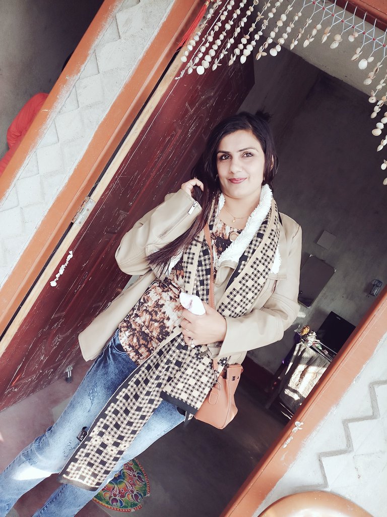 Lo aaj sanam ham kahte hai ..ham aapke dil me rahte hai