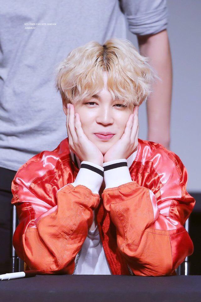CalmellTeagle's tweet photo. You are my penicillin
You saved me
My angel, my world

I’m your Calico cat
Here to meet you
Love me now touch me now

#armyselcaday https://t.co/rzqMy2ZKdf