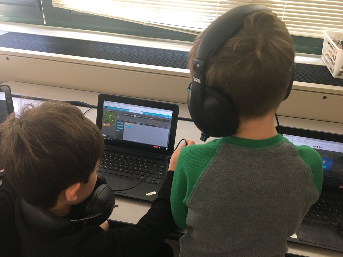 MrsCTechnology's tweet image. Great job during #HourOfCode2017 Pair programming in action!@hourofcode @codeorg