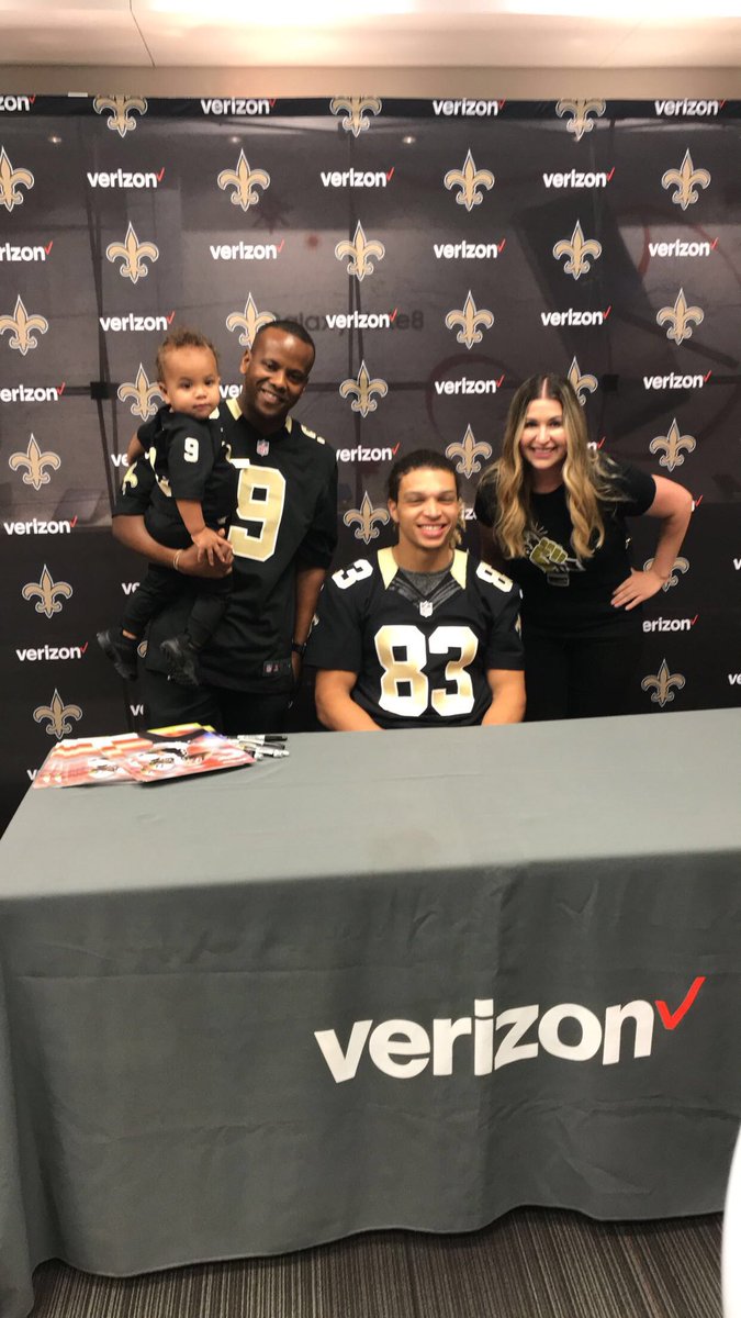 flaggeizabeast's tweet photo. Shoutout to @Willie_Snead4G for signing autographs at my store today! Thanks Again! #Humble #WhoDat #TakeDownTheFalcons https://t.co/Vz759fjqSb
