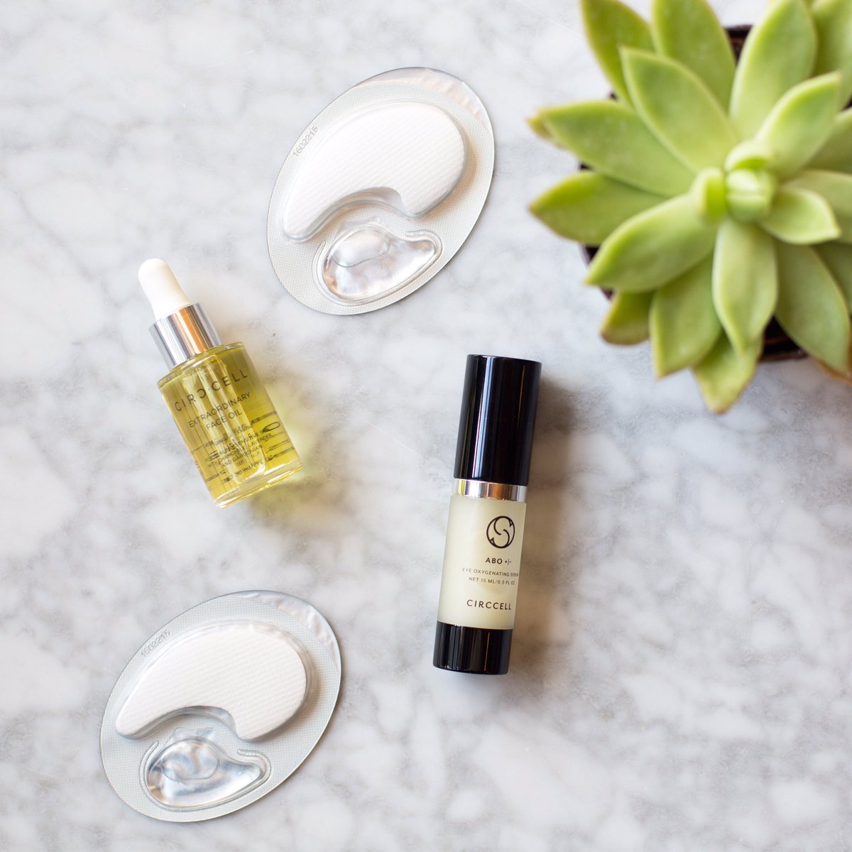 LuxorBox's tweet photo. We continue to take our skincare routine to a new level with the help of @circcell from our September box ππΌ. How do you Monday? #LuxorBox #MindfulMonday #CircCell https://t.co/jSdBiDrcqi