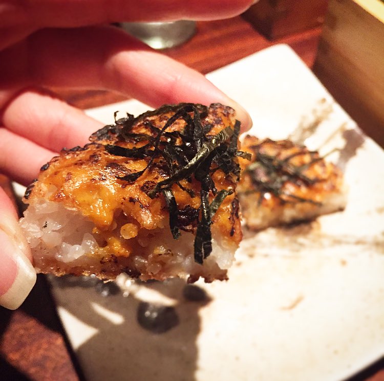 inkjacket's tweet photo. Where have you been all of my life?? 🔥🍙 #youdeliciousSOB #uni #yaki #onigiri #unilover @YopparaiNYC ✌️✨🍶 #arigatogozaimasu 🙏 https://t.co/lLnWQsplTg