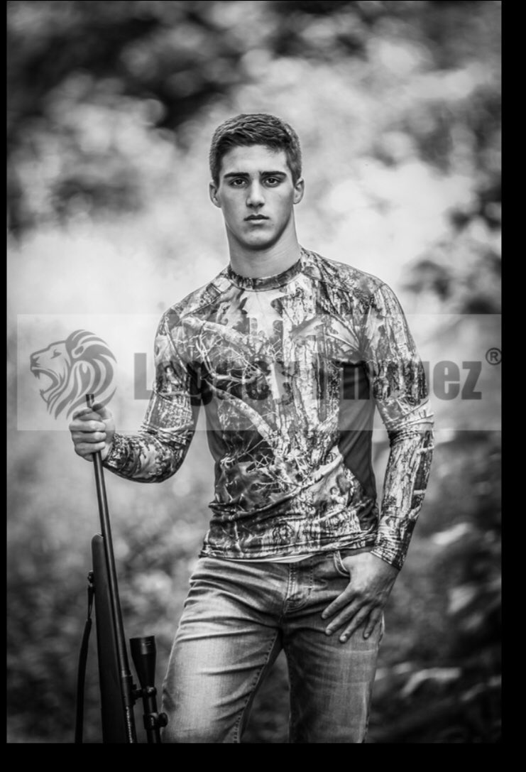bellaSnB's tweet photo. Sneak preview of my son’s #SeniorPictures #senior2018 #joey https://t.co/acwN010dwa