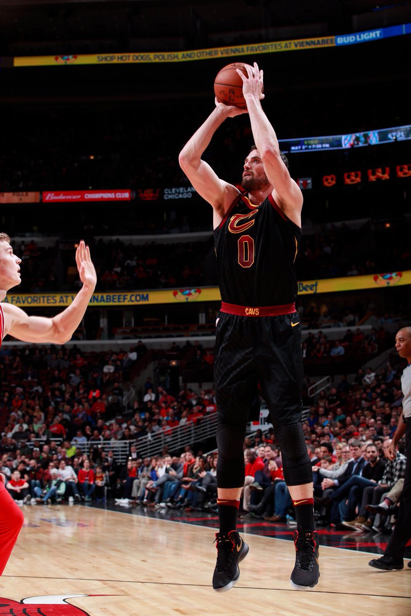 NBA's tweet photo. 12 straight wins for the @cavs.
 
Kevin Love: 24 &amp; 13 (8/13 FG)
Dwyane Wade: 24 &amp; 6 (9/13 FG)
LeBron James: 23-7-6-2s
113-91 final over @chicagobulls 

#AllForOne https://t.co/p8QRiAXnTO
