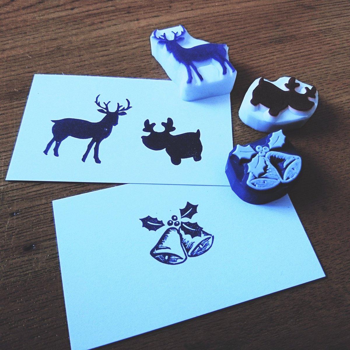 Kacoraft消しゴムはんこ On Twitter クリスマスモチーフのはんこ トナカイ 文字入りにできるようにシルエットにしてみました 大人っぽいトナカイか 可愛らしいトナカイかは お好みで 明後日のイベントに持っていきます けしごむスタンプ 消しゴムスタンプ