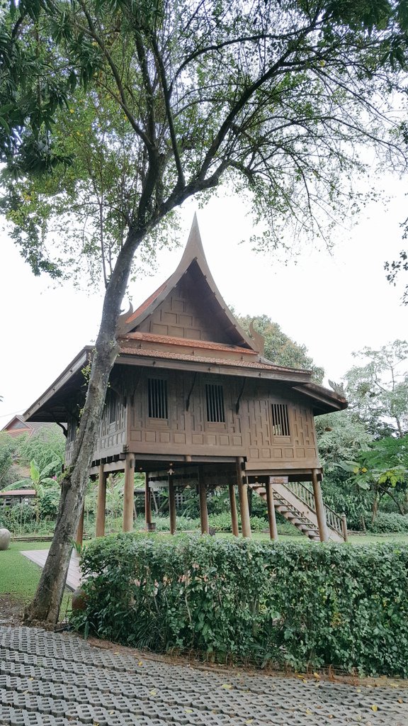 Joy_Apiradee's tweet photo. ที่นี่สามพราน at Sampran Riverside #ReviewThailand #Sampran #รีวิวสามพราน  #ชะนีชอบเที่ยว https://t.co/cSV3dRJEK5