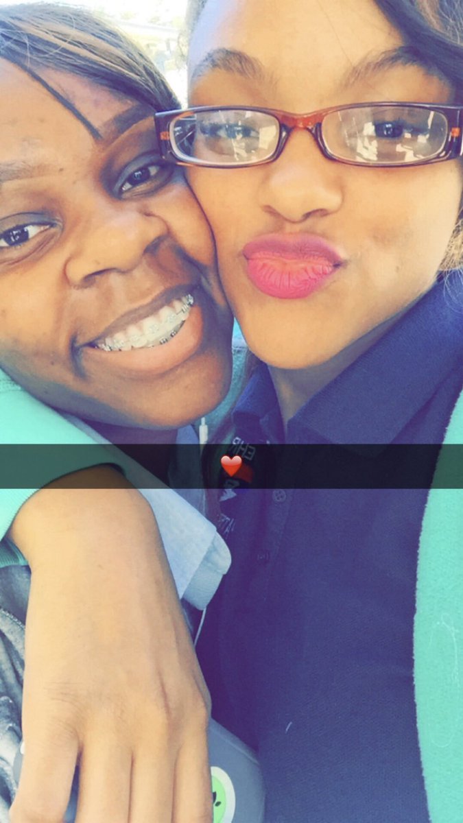Teflonshonn's tweet photo. Wonโt be up at 12 but I just wanna wish my bestfriend a happy 20th birthday ๐๐ธ #iloveyou #sisforlife #queenkee #shestillanitshit ๐ https://t.co/LjFeKusUEA