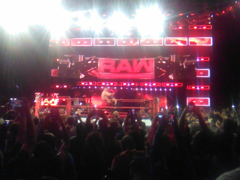 DMONIZED's tweet photo. Power bomb on sheamus thru a table #thisisawsome https://t.co/1eOziJ2TUX