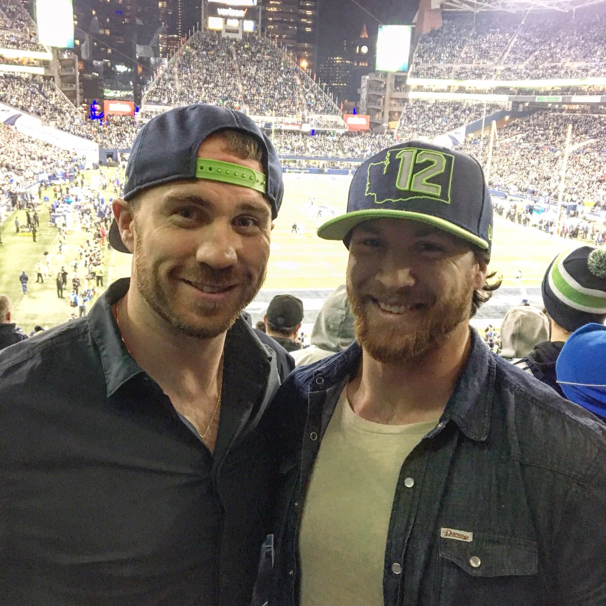 Incredible experience last night at the #Seahawks game thanks to <a href="/LWillson_82/">Luke Willson</a>. Great weekend all together! #teamets