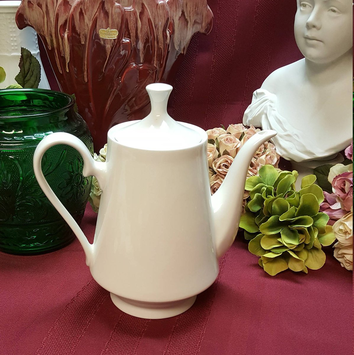 Lyn_Bluefish901's tweet photo. Fine China Coffeepot, 1960s White Coffee Pot, Lynn's Fine China, Tea Coffe… https://t.co/2LQKpxUsmw #Etsy #TeaServer https://t.co/BEvo6vyHqN