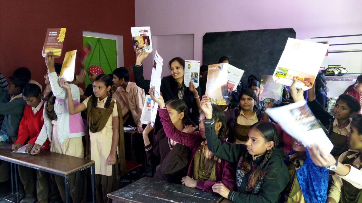 stedmundsschool's tweet image. Wonderful initiative by teachers and students #Lerarntoearnactivity #Cookingwithoutgas #Paperbags #Sandwichactivity #Bingochart #GovernmentSanskritschool  #Jaipur