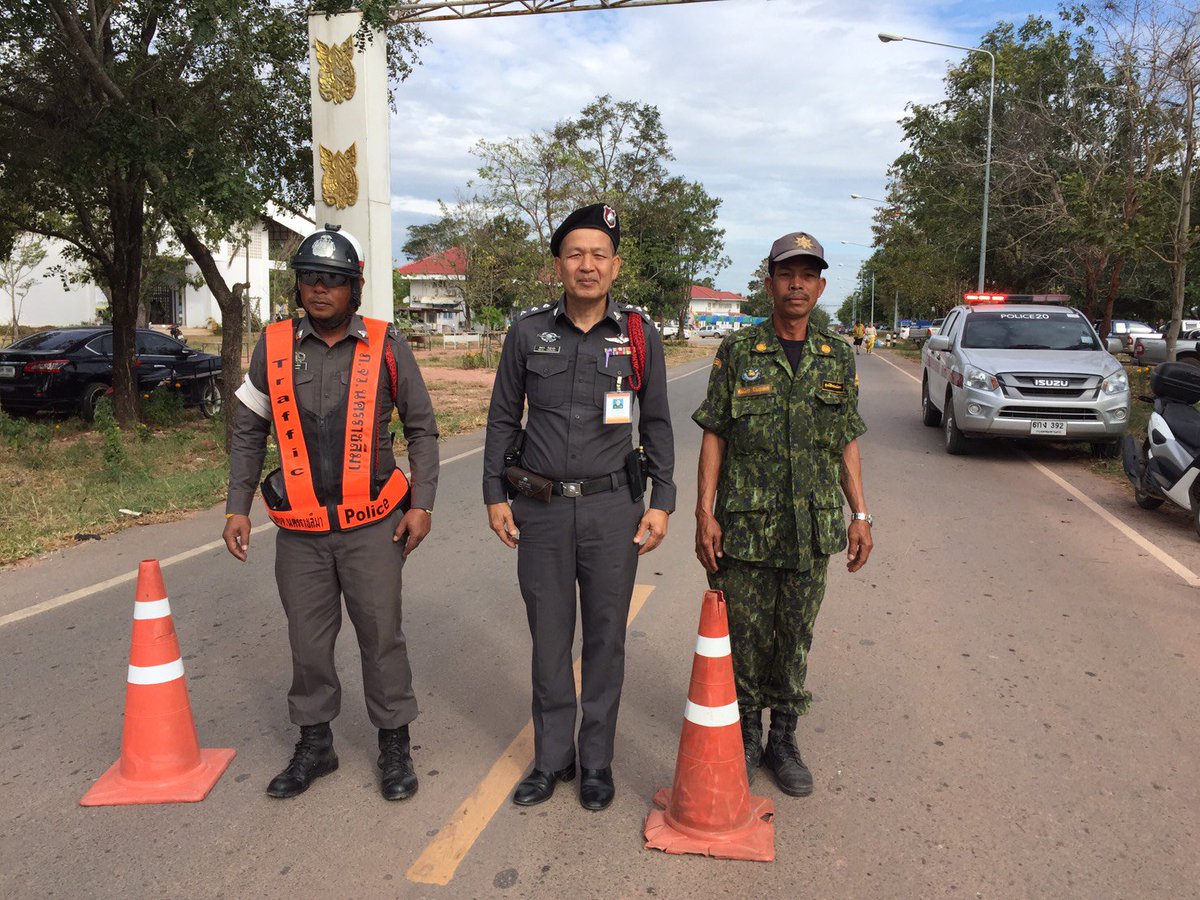 "ทําบุญตักบาตรถวายพระราชกุศล"
     ผู้กำกับ สภ.เทพารักษ์ และข้าราชการตำรวจ สภ.เทพารักษ์ ร่วมกันทำบุญตักบาตร พร้อมกับ อำนวยความสะดวกของประชาชน ด้วยความเต็มใจ ณ ที่ว่าการอำเภอเทพารักษ์

#ตำรวจเทพารักษ์
#ตำรวจโคราช 
#ตำรวจภูธรภาค3