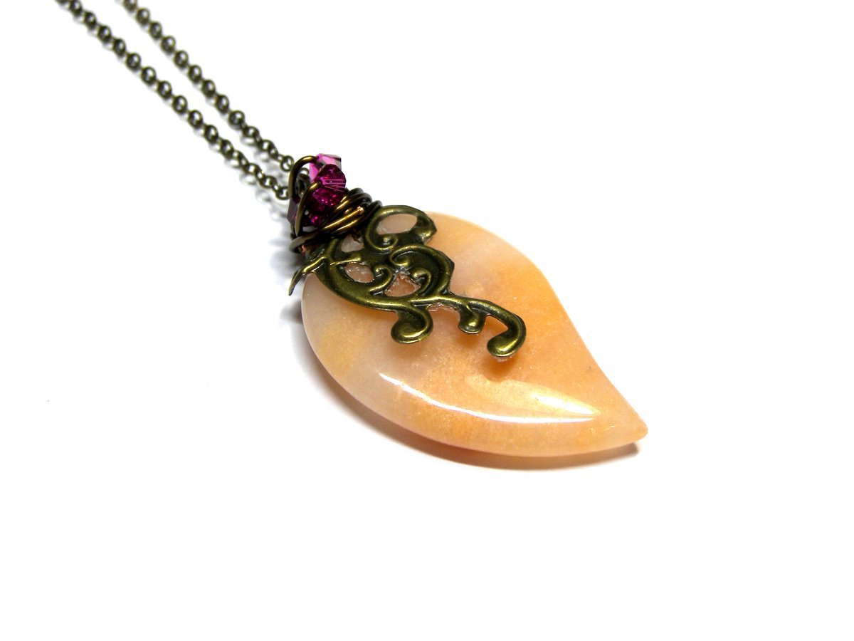 lunaessence's tweet image. ON SALE Peach Pendant Aventurine Pendant Jewelry for Women … etsy.me/2AvBe2w #HandmadePurses #CrystalPendant