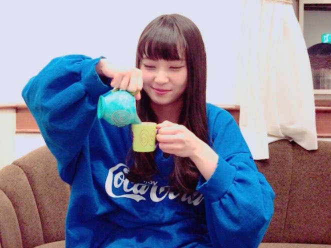 shion_0529_hori's tweet photo. #ルタオ 本店カフェでは
#ショコラショー はちみつ で
ほっと一息💓

サイズ感のかわいい入れ物に
入ってて見た目だけでも
テンションが��がります😋

すごく濃厚で
#小樽観光 で冷えた体を
ポカポカにしてくれました☺️

#しおんのでっかいーと
#北海道 #HOKKAIDO
#北海道旅行 #小樽旅行 #LeTAO https://t.co/0yWjkz5fyV