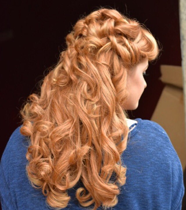 Beautiful @DevonMayson on Saturday afternoon. #beautiful #redhair #longhair #freelance #wedding #photoshoot