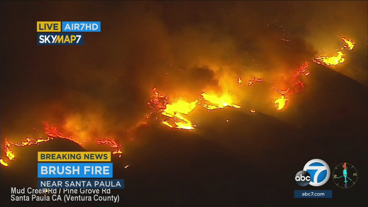 ABC7's tweet photo. Updated map from Ventura County fire dept. shows perimeter of #ThomasFire, burning in steep terrain with 25-30 mph winds https://t.co/DMjnUCxz3d https://t.co/QKs7BGoRLP