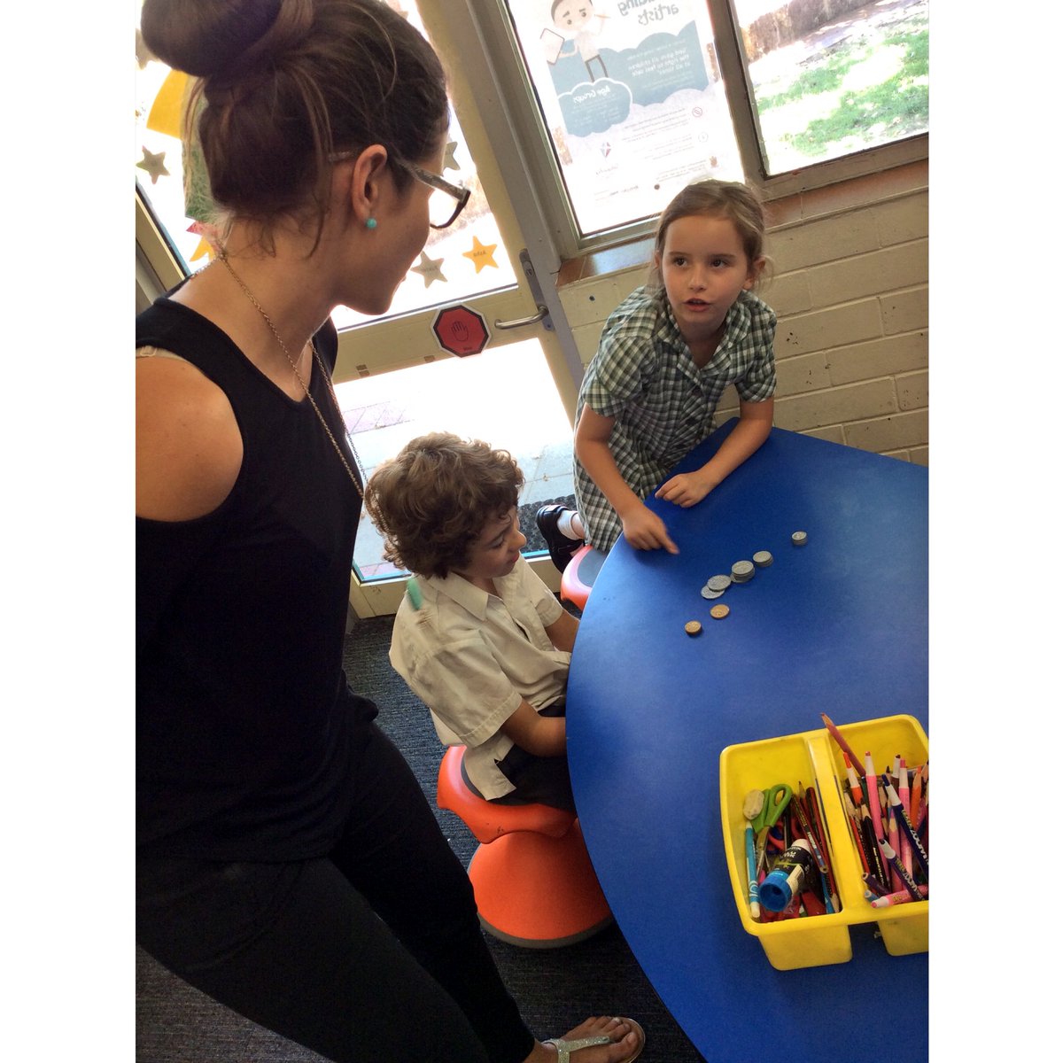 MissClareTomo's tweet image. Mentor and mentee team teaching together! #EMUMaths @GervasoniAnn @StJeromesPS @georgina_ivery @HelenMOToole