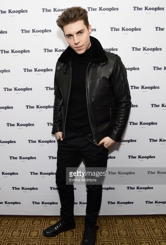 NolanFunkJPN's tweet photo. The Kooples and Emily Ratajkowski LA Cocktail Event
#nolanfunk https://t.co/EUZ91OgCQH