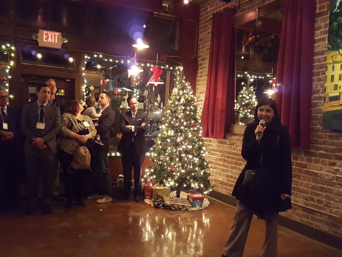 AssemblyFellows's tweet photo. Great holiday gathering of @CapFellowsCSUS @CapFellowAlum tonight! Thanks to supporters of Tim Hodson Assistance Fund for helping #CapitalFellows #CaAssemblyFellows transition to the fellowship! https://t.co/5DkOfAMrGZ