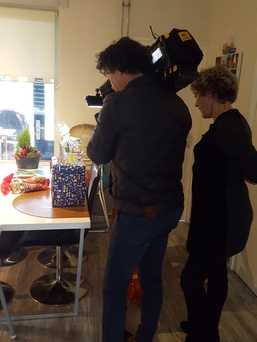 Wat is de waarde van <a href="/Sintkapoentje/">sinterklaaskapoentje</a> voor gezinnen die met minder geld moeten rondkomen? Kijk straks naar <a href="/EenVandaag/">EenVandaag</a>