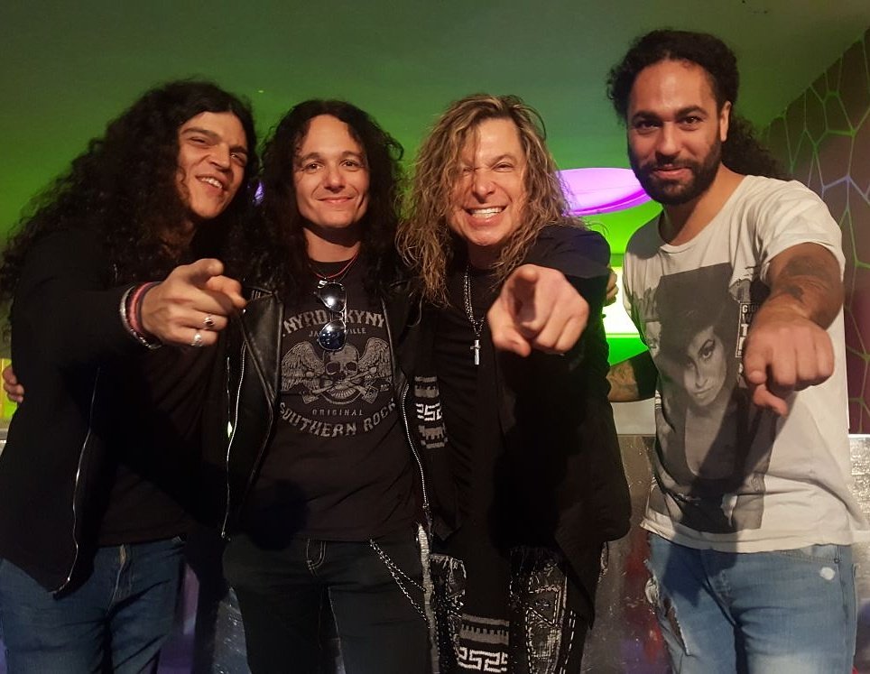 After #grahambonnetband and #sexplosion #rockshow  with <a href="/JoeyTafolla/">Joey Tafolla</a>. Thanks for a #greatnight. @coolstagemadrid #sunonconcert