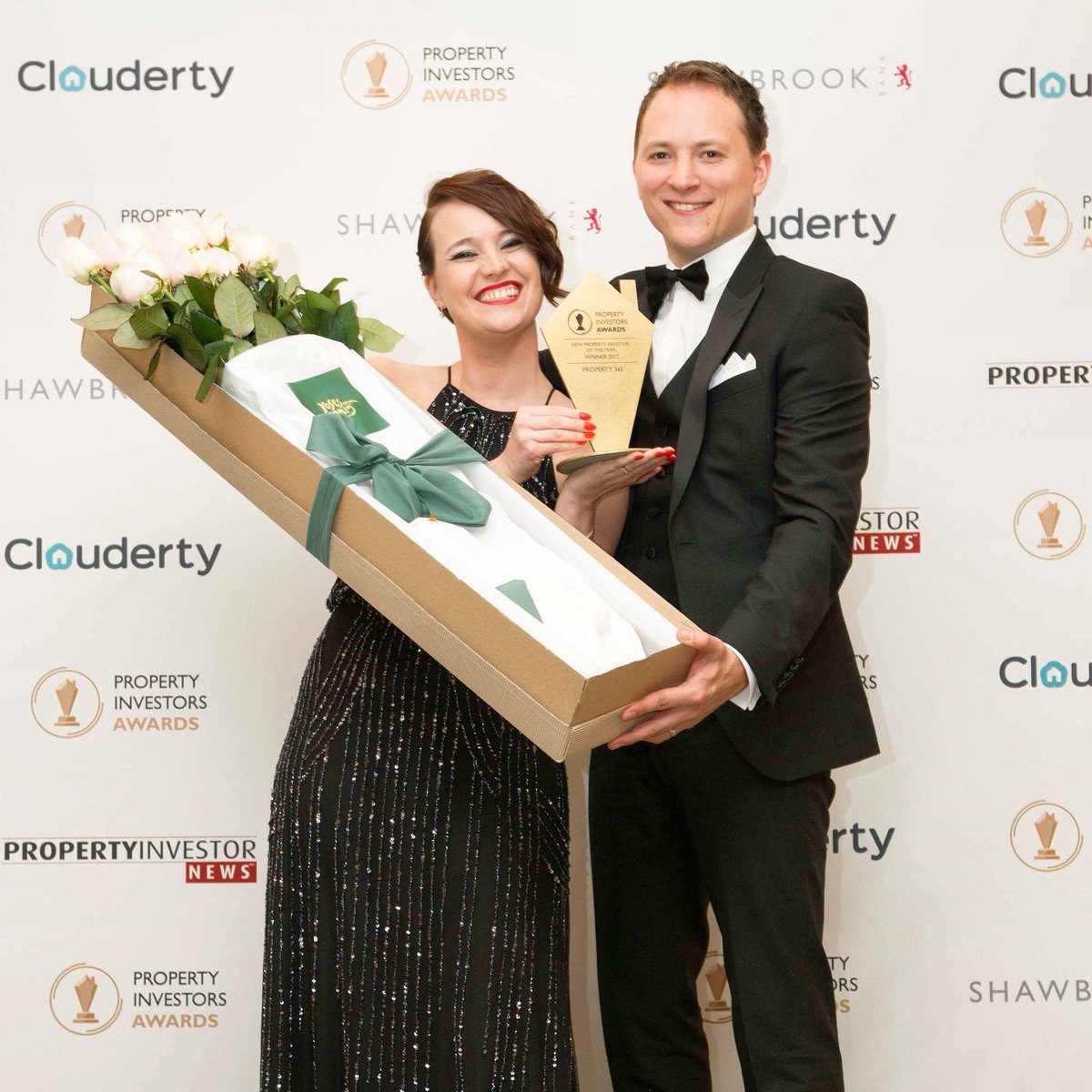 RosesOnlyUK's tweet photo. It was such a pleasure to present our roses to @nelliemcquinn The New Property Investor of the Year at The Property Investor Awards on Saturday. Congratulations on being the only female winner! We hope you love the roses! #rosesonlymoments
.
https://t.co/mvT58QUkrs https://t.co/ze1sB9Kbff