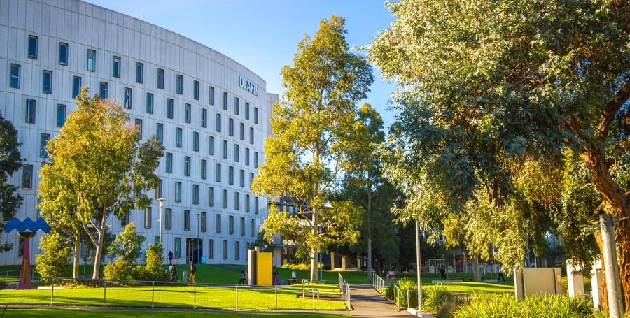 CovUniResearch's tweet photo. In conjunction with @Deakin, Melbourne, we at Coventry University are offering research PhD opportunities in health, manufacturing and business, working alongside world-class researchers. #CotutelleCUDU https://t.co/1ViKMJx2su https://t.co/h30SQKQ9ax