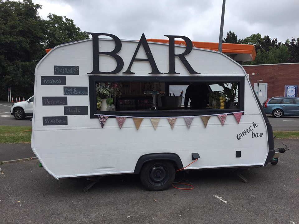 Don't forget the team from Black Tie Bartenders will be rocking up in their caravan of loveliness with mulled wine this Friday... 'Tis the season for mulling after all!
Details here: facebook.com/events/3884110…