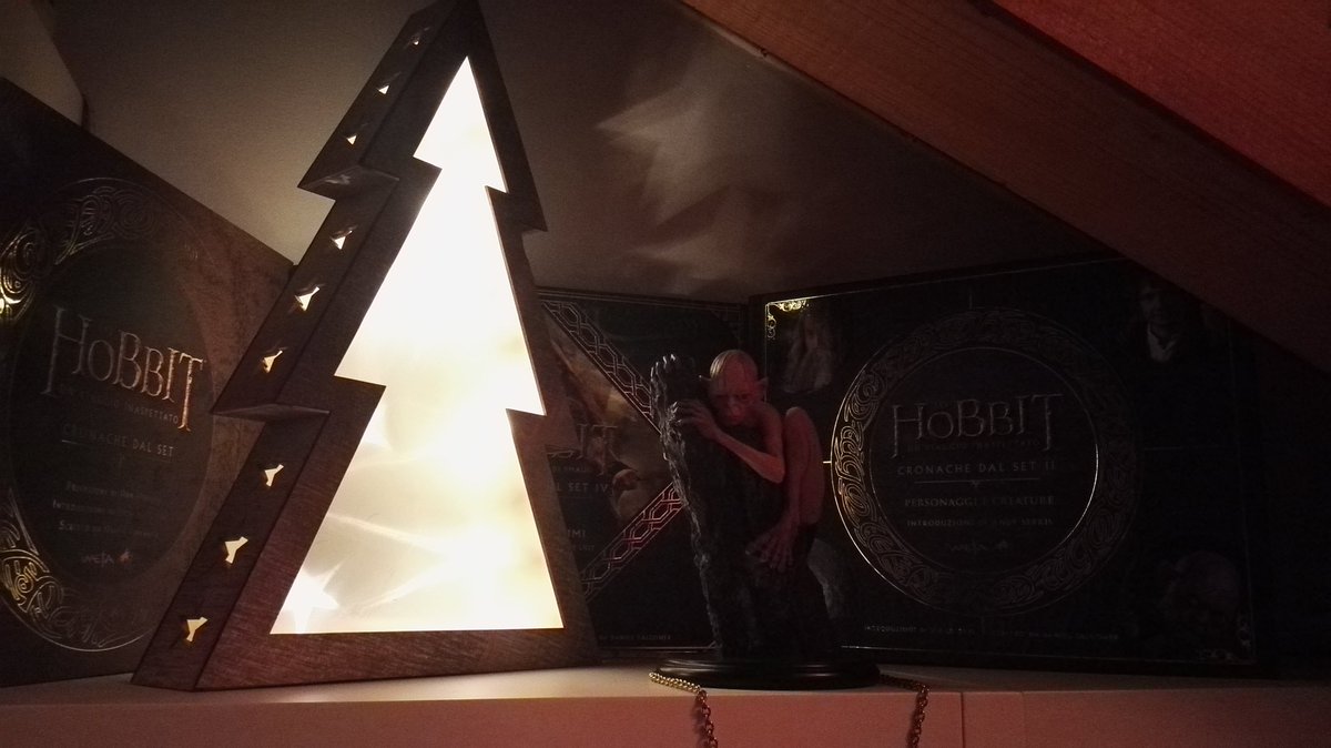 TolkienBooks1's tweet photo. #Tolkien #TolkienCollection #Christmas #Gollum https://t.co/lACOxEK4fr