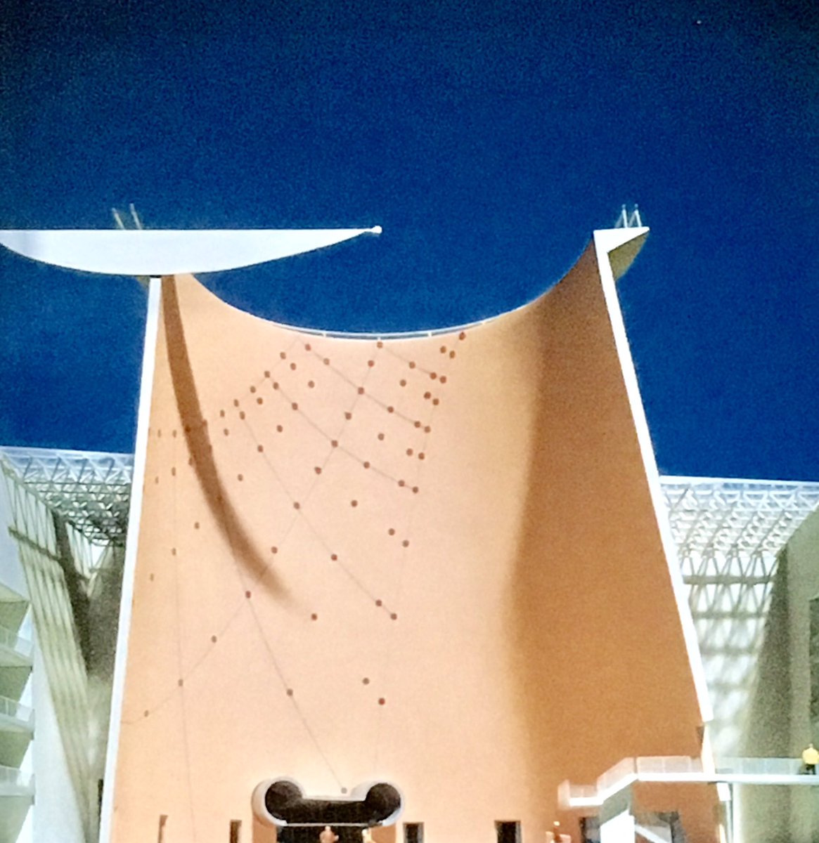 Michi チームディズニービルディング日時計アトリウムコーン断面モデルby磯崎新 建築ゴッド磯崎新 T Co Aqgzpfowhf Twitter