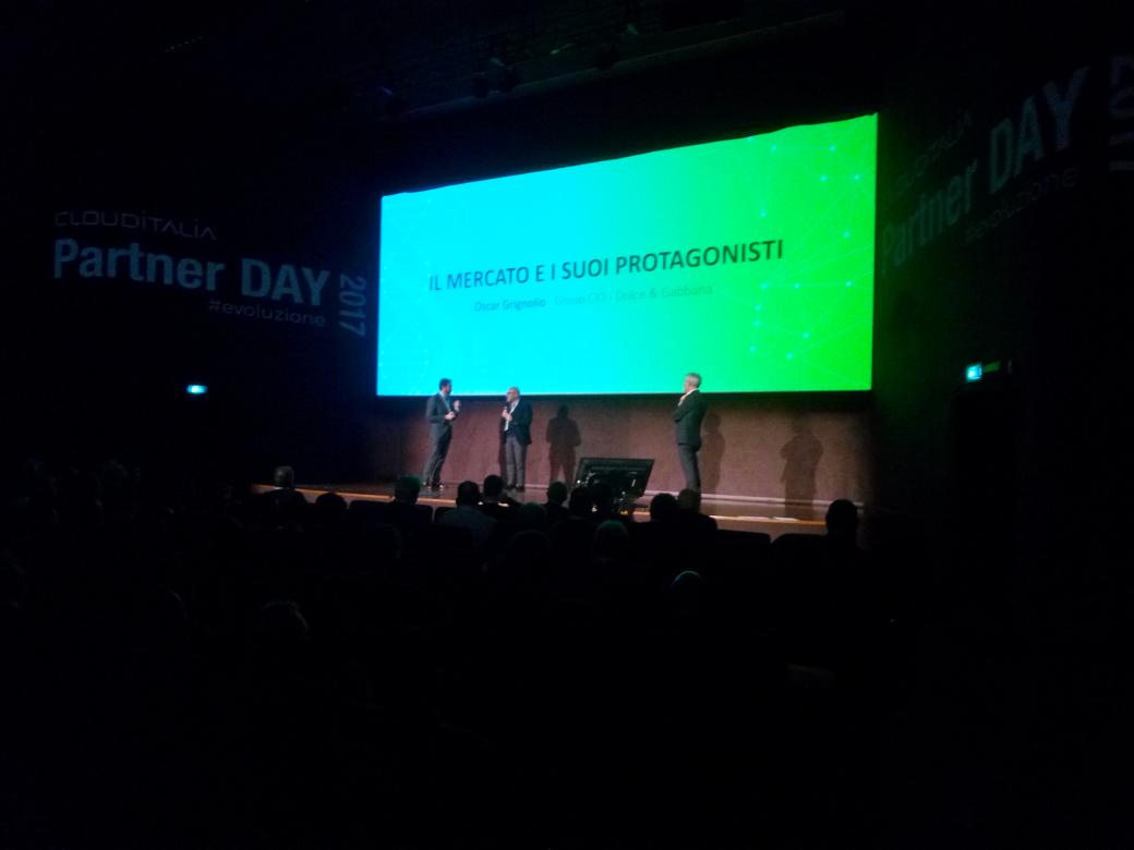 AnziAle's tweet photo. @frbaroncelli : " innovazione nel retail, una grande sfida per il futuro"#innovazione  #partnerday2017 https://t.co/uaLeCwWEAl