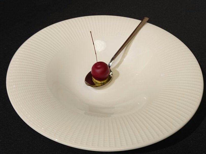 CongresoSoria's tweet photo. 🍽 'Caramelo de foie gras y cereza de trufa negra'
🍽 'Ravioli de alcachofa de Jerusalén con consomé de setas silvestres'
✔ Propuestas del Equipo 2 (México/EEUU/Guatemala)
#CocinandoconTrufa 
¡¡¡Suerte!!! https://t.co/rJXCOXJzEr