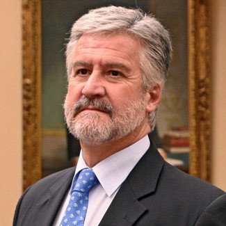 RACEFesp's tweet photo. #RACEF se une al pésame por el #fallecimiento de #ManuelMarín quien fuera Presidente del #Congresodelosdiputados. Recordaremos a Marín por su implicación y participación en varios actos de nuestra Academia como la presentación del #ObservatorioRACEF en 2009 https://t.co/mpo9Ii67OJ