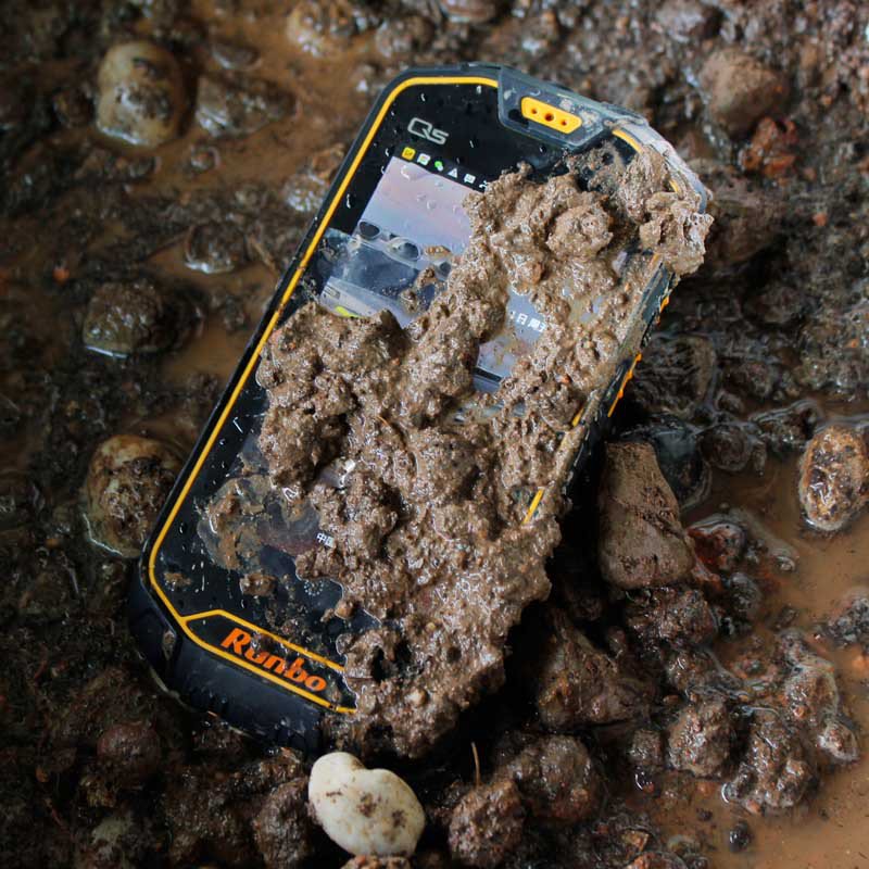 RunboUk's tweet image. Would your phone make it through the harsh conditions you work in? 
When you buy a phone from Runbo we ensure that it is able to be handled carelessly without the risk of breakage. Runbo devices are built to last. 😀🙌runbo.shop/runbo-phones/R…