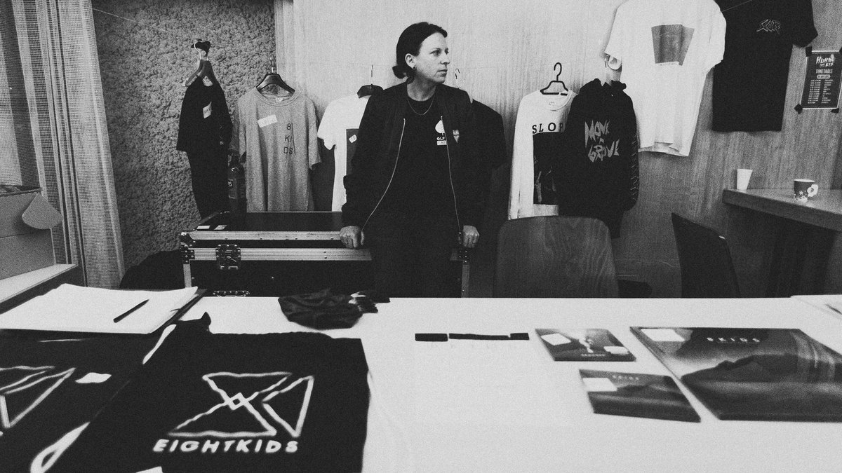 Yeah. Wir sind morgen mit <a href="/emilbulls/">EmilBullsOfficial</a> und Grizzly im Schlachthof Wiesbaden. Wir haben Bock also kommt vorbei 🍻
📸 <a href="/CAPADOL/">capadol (dis nur noch mein priv moodboard acc)</a> 
#8kids #emilbulls #grizzly #schlachthofwiesbaden #live #nikolaus