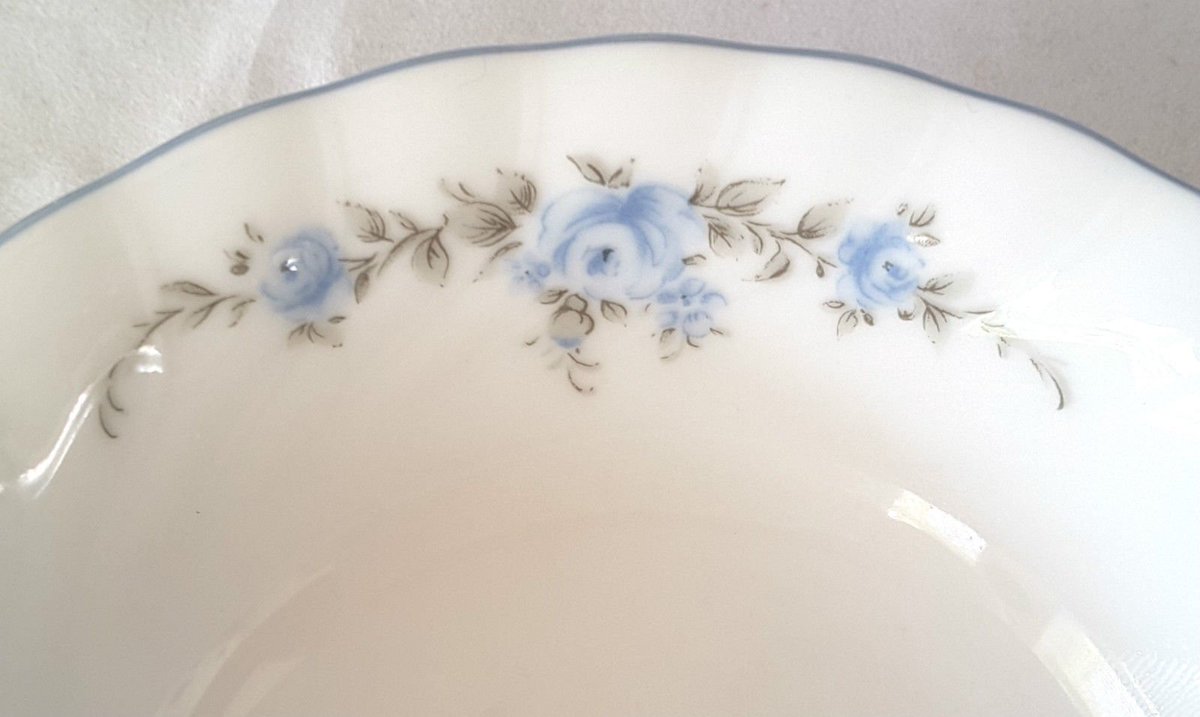Seraphimslair's tweet photo. 6 x #Seltmann~#Weiden~#Bavaria~#Regina~#Blue #Roses~#Dessert~Dishes~#Christmas~#Xmas! #Xmas #Christmas #USA #UK #ShopEarly #ShopSmall #UKBiz #SmallBiz #PotteryBarn #XmasFever #NewEngland #Vermont #TrendingNow https://t.co/cFCccOLN2Q https://t.co/nifDyhYjlz