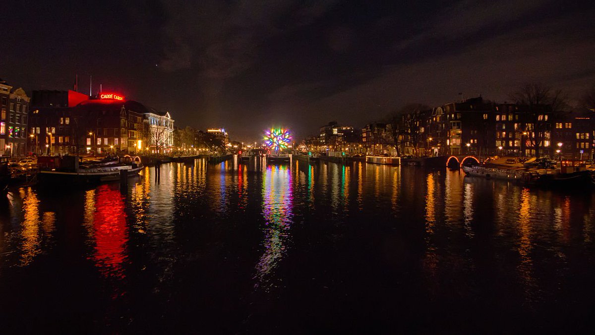December tips - Ontdek naast kerstmarken ook magisch verlichte steden ✨, foodtrucks 🥙 &amp; festivals 💃: leuketip.nl/blog/december-… #december #tip #kerst