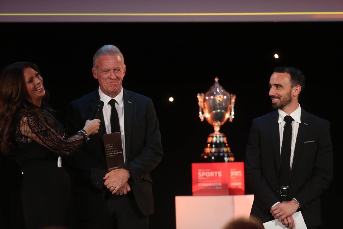 SwansOfficial's tweet image. Thoroughly deserved, Curt! Legend. 👏🏆

#WSA2017