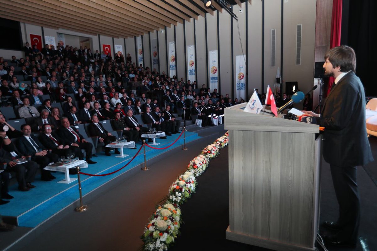 AFADBaskanlik's tweet photo. Ulusal ve uluslararası düzeyde 700'e yakın katılımcının bilgi ve tecrübelerini paylaşacağı Uluslararası KBRN Kongresi, Başbakan Yrd. Sn. @DrRecepAkdag ve AFAD Başkanı Sn. @mgulluoglu'nun katılımlarıyla AFAD Başkanlığında başladı! https://t.co/nqoqX5WVvA