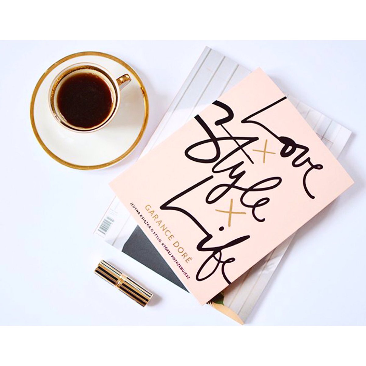 heygoodlookin_x's tweet photo. Nothing beats a coffee, good book & our body scrubs ❥ #morningbliss #coffeelovers #caffeine #coffeetime #lovestylelife #skincare #femaleempowerment #selfcare #body #Pink #pretty #cute #TuesdayMotivation #CoffeeIsLife #LoveYourself #bossbabe ✌🏼 https://t.co/E59NiRxGuH