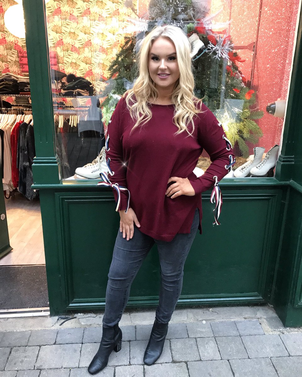 Good Morning #GemDolls 🙌🏻
The boutique will be open today from 9:30am-5:30pm today for all telephone orders on our new jumper range 📞💋
Or Shop online over at 👉🏻 GemmaCollinsCollection.com ✨