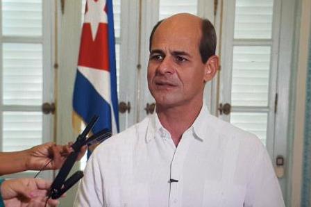 JoseCarlosRguez's tweet photo. Declaración del Vicecanciller de #Cuba, Rogelio Sierra, s/ situación en #Honduras, tras elecciones del #26Nov2017. Rechazamos represión contra las protestas populares. Silencio cómplice de la #OEA y de su Sec. General. Vía @CubaMINREX @RogelioSierraD @PensarAmericas @teleSURtv https://t.co/6X1ww7v5IJ
