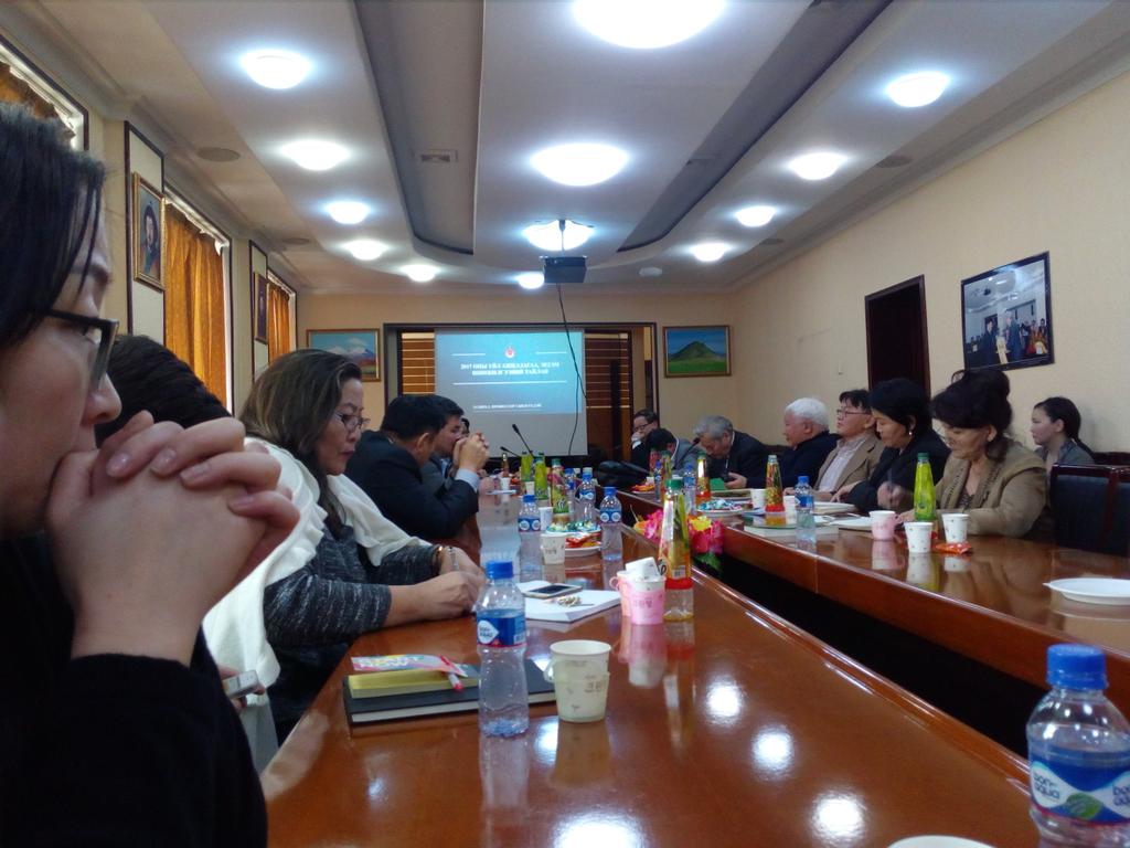 ШУА-ийн Хэл зохиолын хүрээлэнгийн 2017 оны үйл ажиллагаа, эрдэм шинжилгээний тайланг амжилттай хэлэлцлээ.