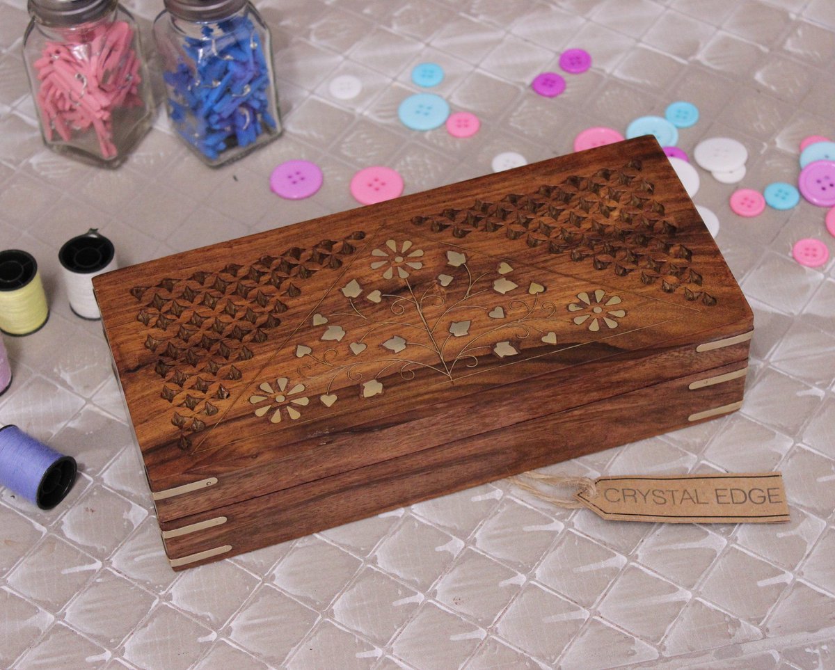 CrystalEdgeLtd's tweet photo. Rectangular Wooden Storage Box Floral Brass Inlay https://t.co/vHK4lqrhXf Find That Perfect Gift for Your Loved Ones. Free UK Express Delivery on All Orders This Week.

#giftideas #Christmas #gifts #handmade https://t.co/lT1Odua9md