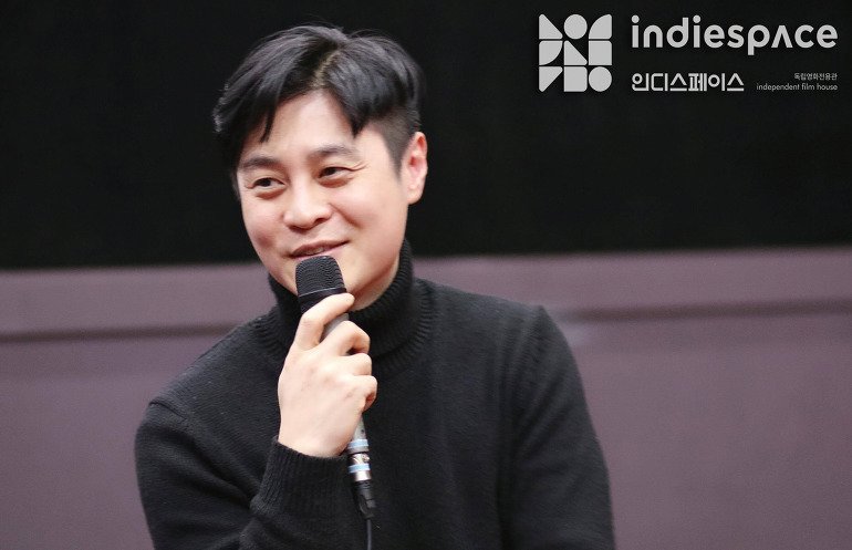 지난 11월, 이화정 씨네21 기자의 진행으로 이승원 감독, 장선, 김권후 배우와 함께한 <소통과 거짓말> 인디토크 기록입니다. ✍️ 딱딱한 외피를...