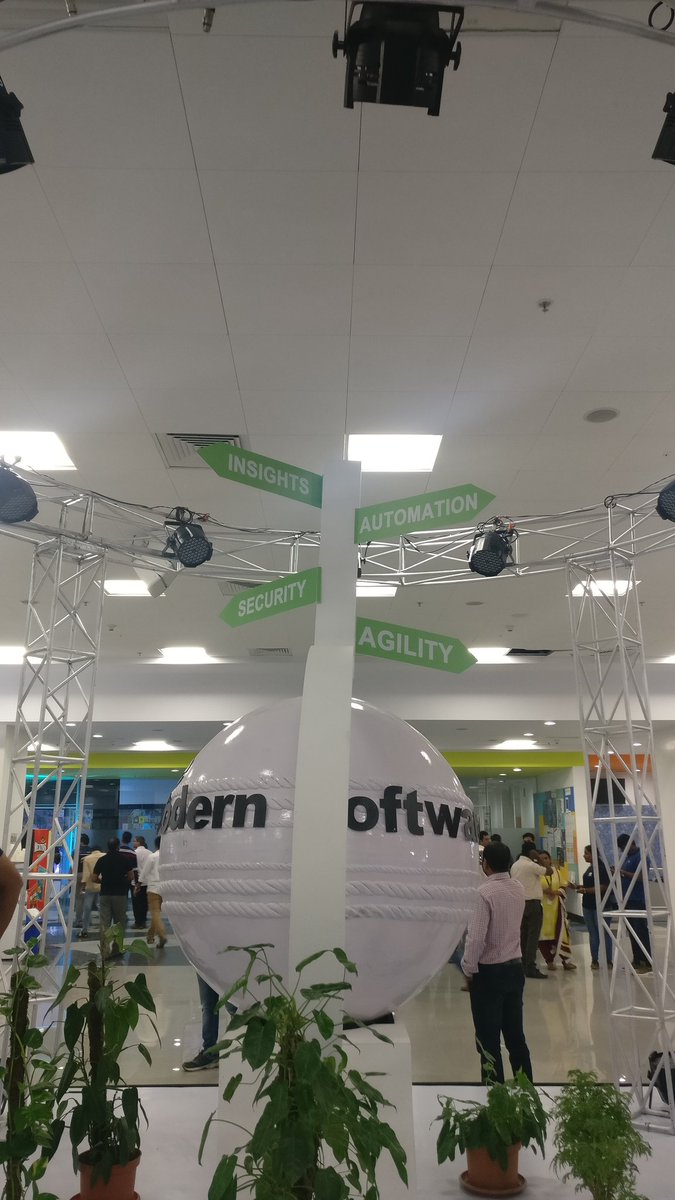 bigedupreneur's tweet photo. #modernsoftwarefactory Event is full of life and #excitement, #robotoics, #DevOps , #security , #mainframe, #agile booths and #VR #AR simulations are great crowdpullers #lifeatca https://t.co/KHVWt8CMtv