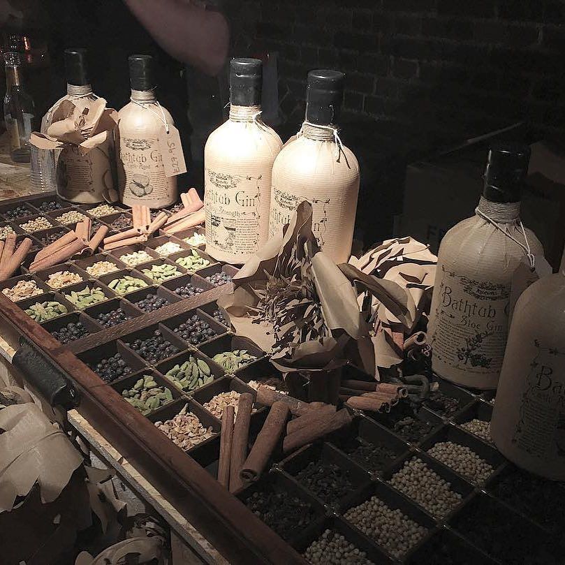 BathtubGinZA's tweet photo. The 4C's #cardamom #cassiabark #clove #corriander #bathtubbotanicals #ableforths https://t.co/by7j247qfO https://t.co/wzoB3xqgKn