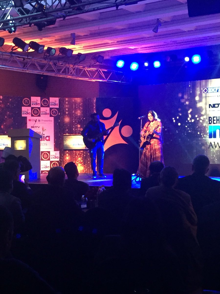 BehtarIndia's tweet photo. #BehtarIndia Awards | @_meghnamishra_ gives an enthralling performance. Watch the ceremony live on https://t.co/AzGkPsLJXC. https://t.co/VoPG5iqo8n